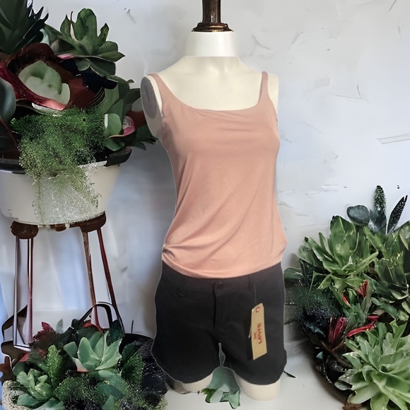 Levi’s shorts - Picture 1 of 4